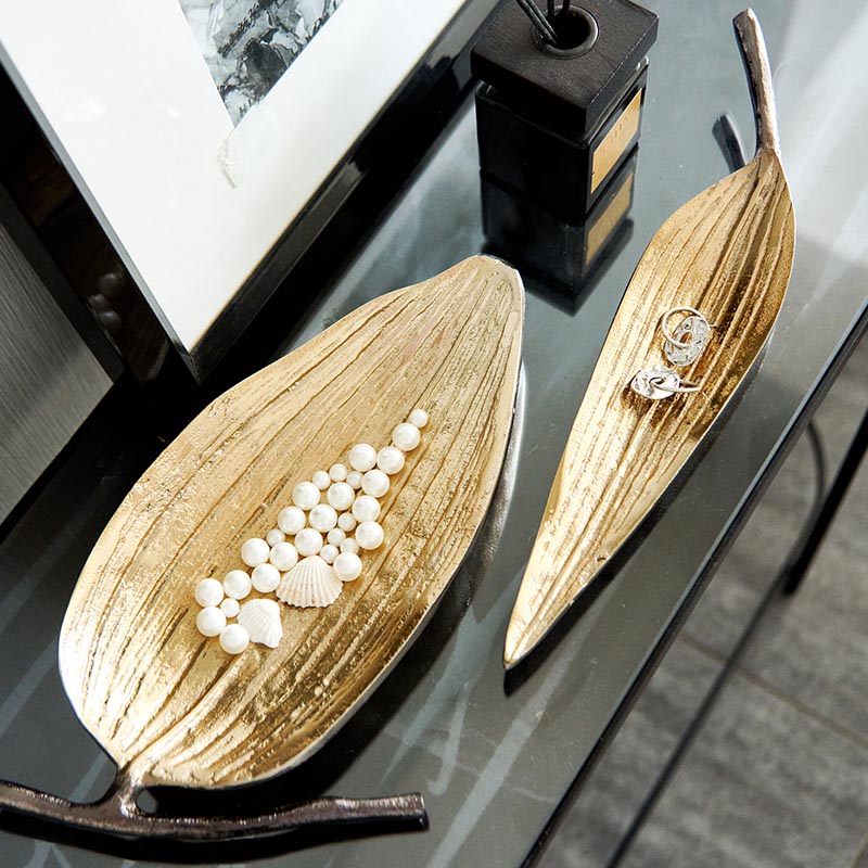Bronze-leaf-Tray-group-1