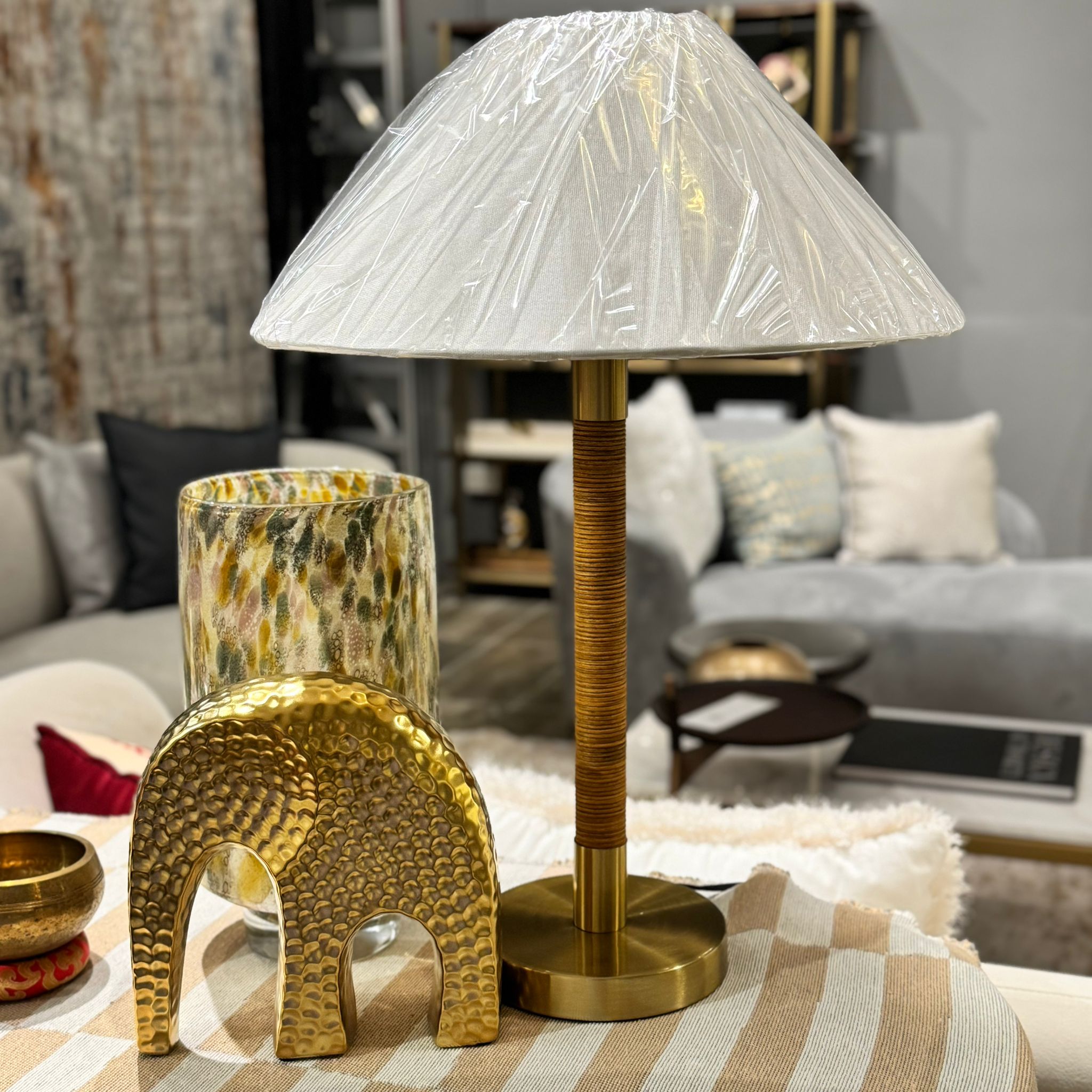 Damai-Table-Lamp-Sq-1